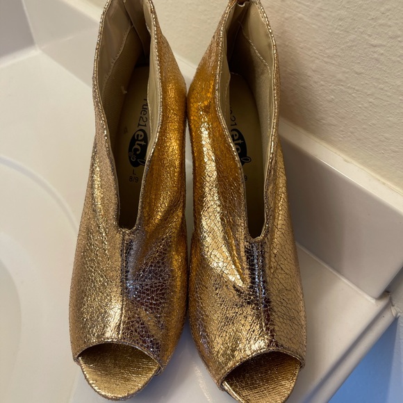 Rose gold heels - Picture 9 of 10